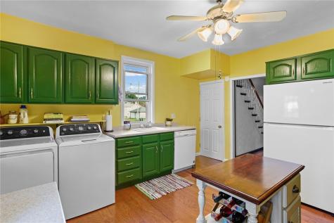 925 Walnut Street Springdale Boro PA 15144