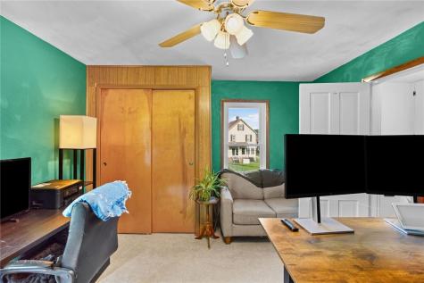 925 Walnut Street Springdale Boro PA 15144