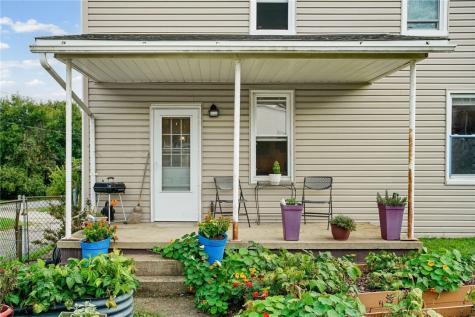 925 Walnut Street Springdale Boro PA 15144