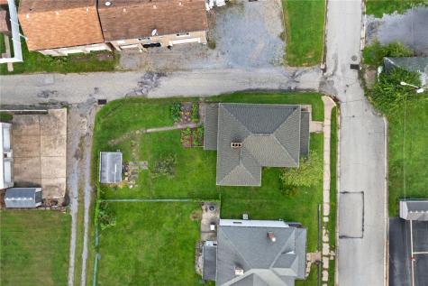 925 Walnut Street Springdale Boro PA 15144