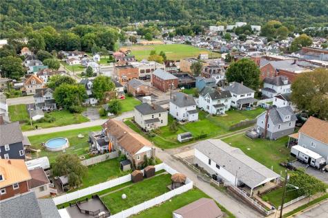 925 Walnut Street Springdale Boro PA 15144