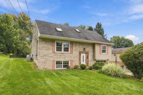 2438 Rolling Farms Road Shaler PA 15116