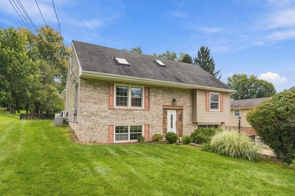 2438 Rolling Farms Road Shaler PA 15116