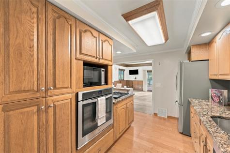2438 Rolling Farms Road Shaler PA 15116