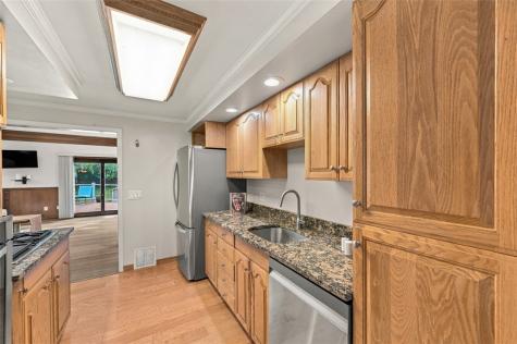 2438 Rolling Farms Road Shaler PA 15116