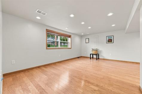 2438 Rolling Farms Road Shaler PA 15116