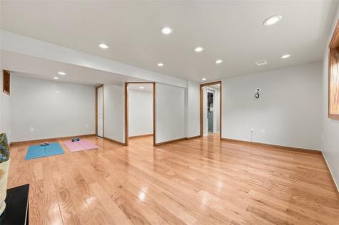 2438 Rolling Farms Road Shaler PA 15116