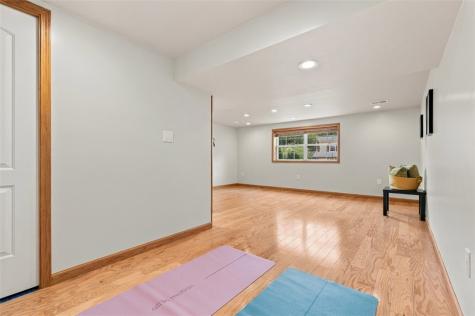 2438 Rolling Farms Road Shaler PA 15116
