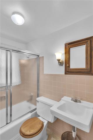 1824 Highland Avenue Irwin PA 15642
