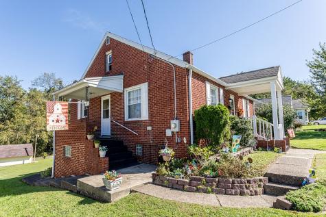 930 Franklin Avenue Connellsville PA 15425