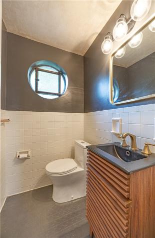118 Washington Forest Hills Boro PA 15221