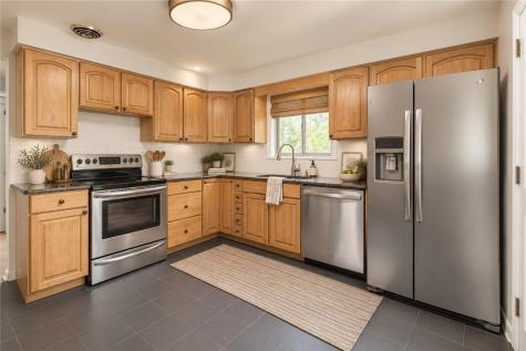 118 Washington Forest Hills Boro PA 15221