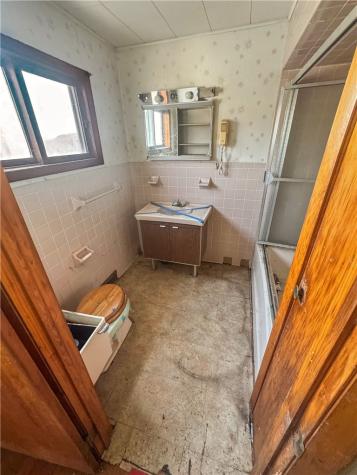 35 Florence Avenue Burgettstown Boro PA 15021