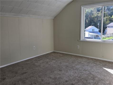 807 Wood Street Centerville PA 15358