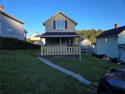 807 Wood Street Centerville PA 15358