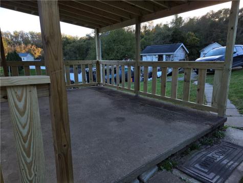 807 Wood Street Centerville PA 15358