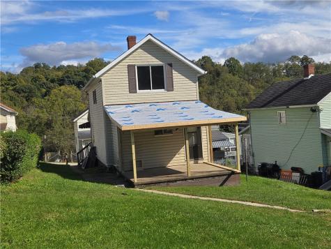 807 Wood Street Centerville PA 15358