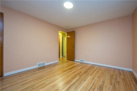 1346 Kinmount Banksville/westwood PA 15205