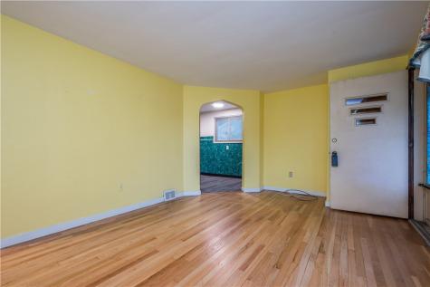 1346 Kinmount Banksville/westwood PA 15205