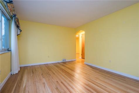 1346 Kinmount Banksville/westwood PA 15205