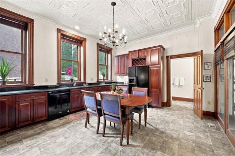 607 Lockhart Street East Allegheny PA 15212