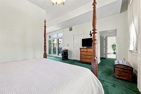 607 Lockhart Street East Allegheny PA 15212