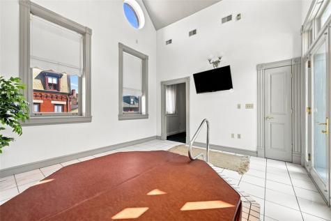 607 Lockhart Street East Allegheny PA 15212