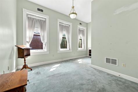 607 Lockhart Street East Allegheny PA 15212