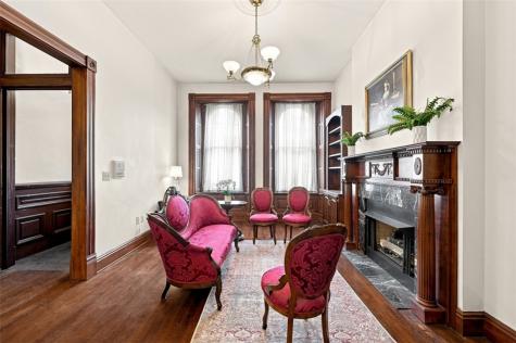 607 Lockhart Street East Allegheny PA 15212
