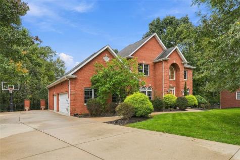 1016 Diane Lane Indiana Township PA 15024