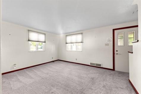 204 Dennis Street Elizabeth Township/boro PA 15037