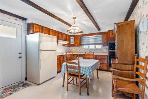 204 Dennis Street Elizabeth Township/boro PA 15037