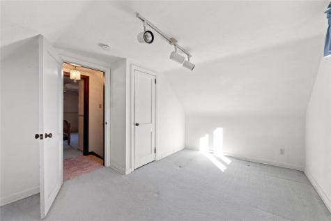 204 Dennis Street Elizabeth Township/boro PA 15037