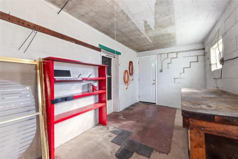 204 Dennis Street Elizabeth Township/boro PA 15037