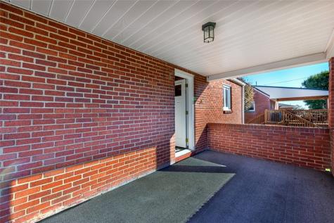 204 Dennis Street Elizabeth Township/boro PA 15037