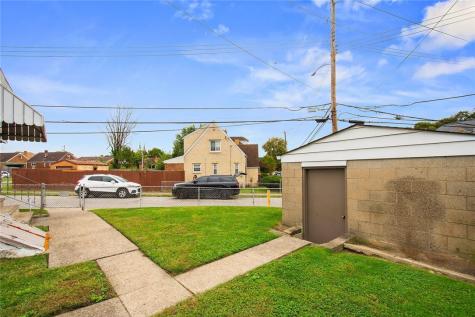 301 Russellwood Avenue Mckees Rocks PA 15136