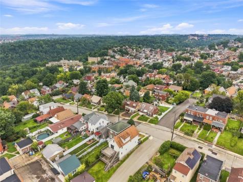 4136 Gladstone Street Greenfield PA 15207