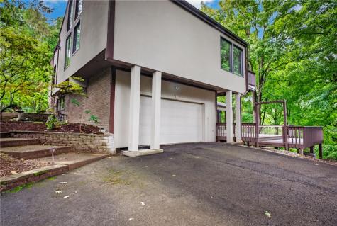 142 Riding Trail Lane Fox Chapel PA 15215