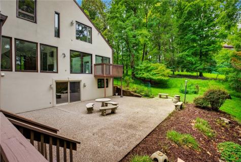 142 Riding Trail Lane Fox Chapel PA 15215