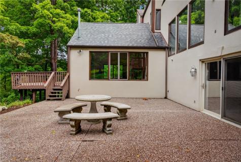 142 Riding Trail Lane Fox Chapel PA 15215