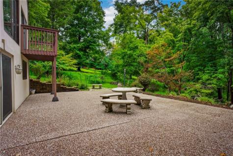 142 Riding Trail Lane Fox Chapel PA 15215
