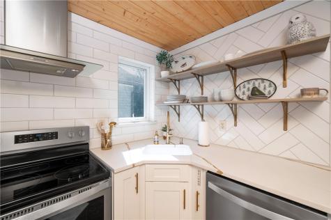 228 N Washington Street City Of But Nw PA 16001