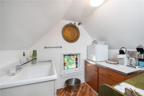 228 N Washington Street City Of But Nw PA 16001