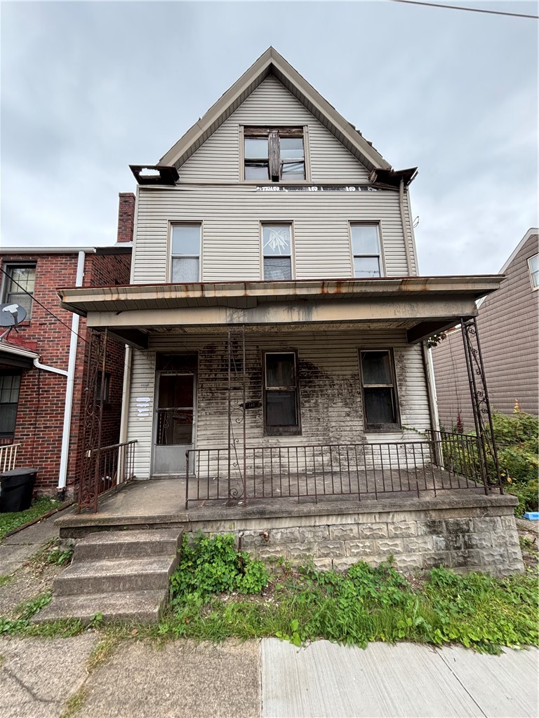 2118 Rockledge Street Spring Hill PA 15212