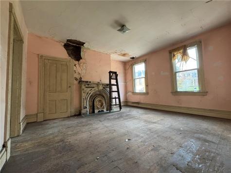 2118 Rockledge Street Spring Hill PA 15212