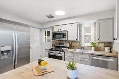 1522 Blossom Hill Road Castle Shannon PA 15234