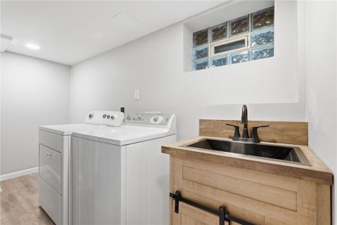 1522 Blossom Hill Road Castle Shannon PA 15234