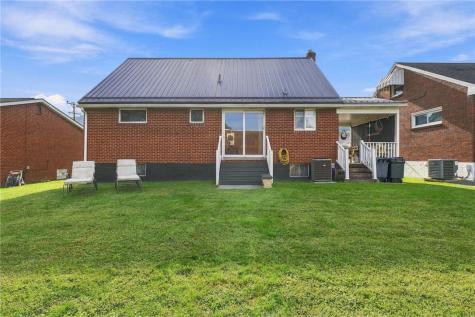 1909 Acheson Avenue North Apollo PA 15673