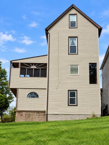 1424 Summit Street Wilkinsburg PA 15221