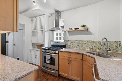 746 Montclair Street Greenfield PA 15217